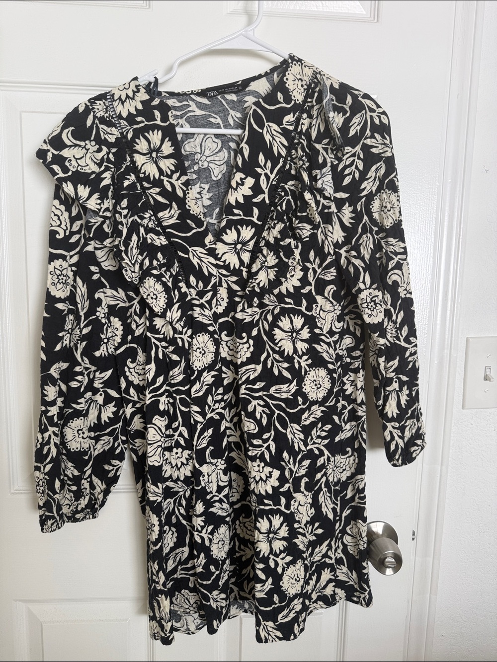 Zara Black Long Sleeve Floral V-Neck Dress with Cream Print
